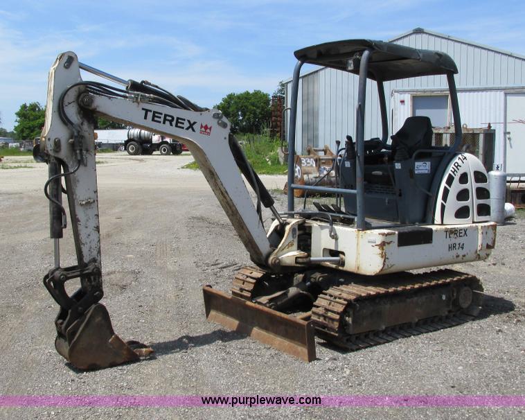 image for item G8674 2005 Terex HR14 mini excavator