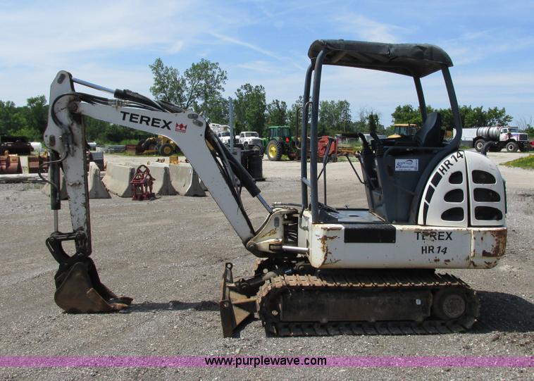 image for item G8674 2005 Terex HR14 mini excavator