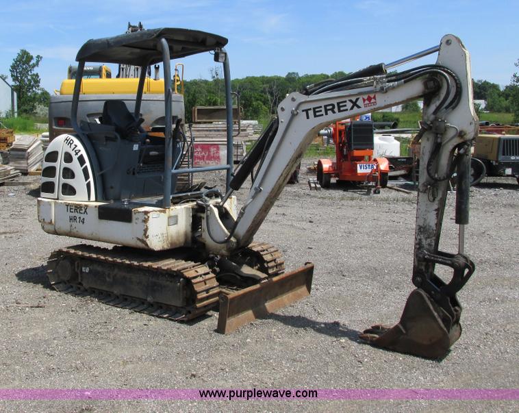 image for item G8674 2005 Terex HR14 mini excavator