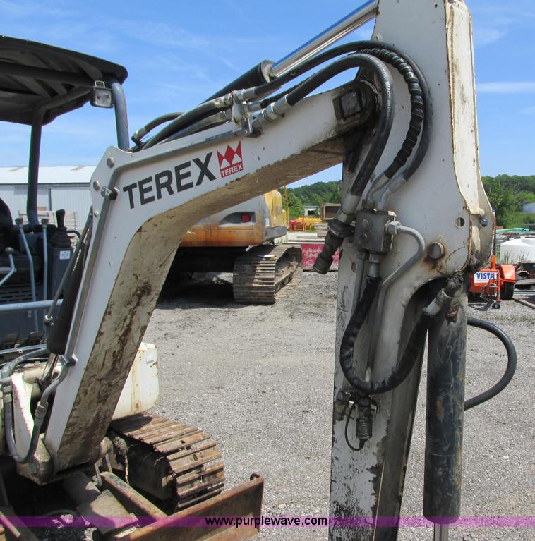 image for item G8674 2005 Terex HR14 mini excavator