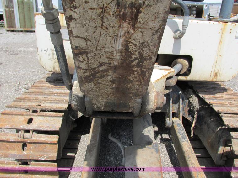 image for item G8674 2005 Terex HR14 mini excavator