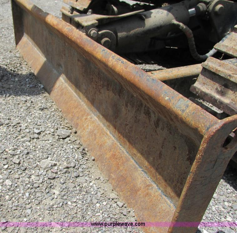 image for item G8674 2005 Terex HR14 mini excavator
