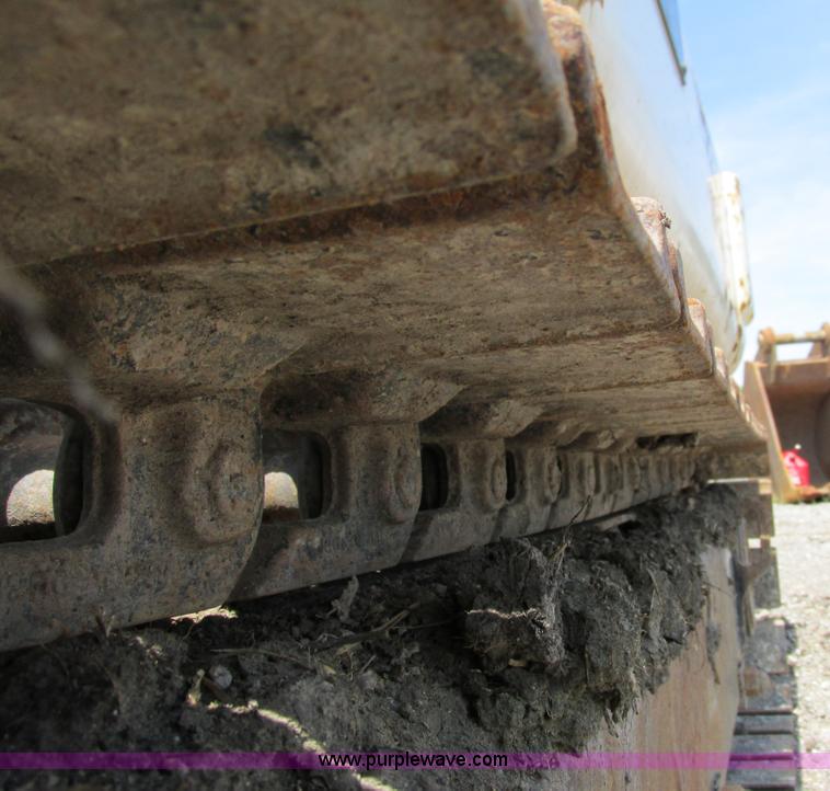 image for item G8674 2005 Terex HR14 mini excavator