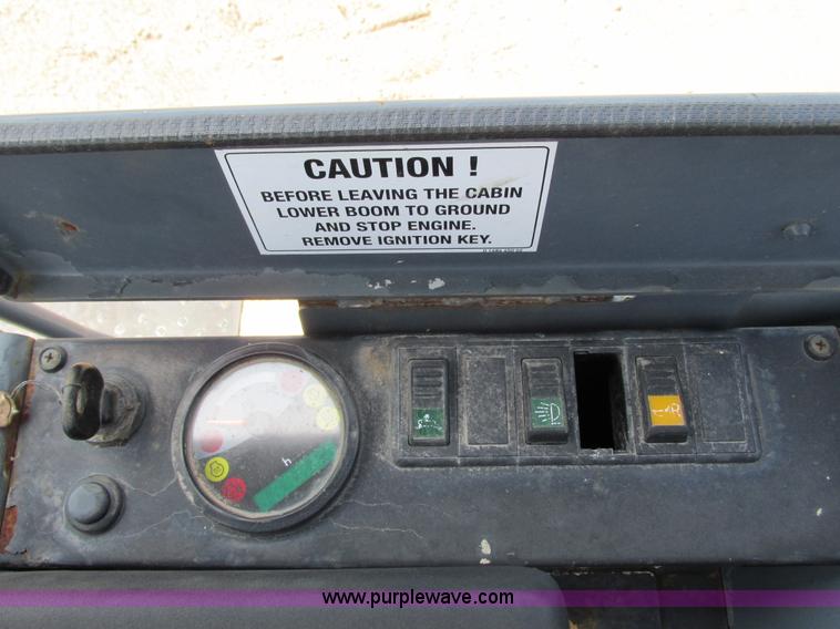 image for item G8674 2005 Terex HR14 mini excavator