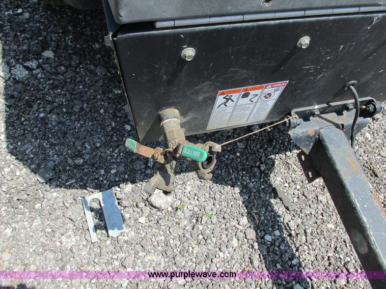 image for item G8676 Sullair 185CA air compressor