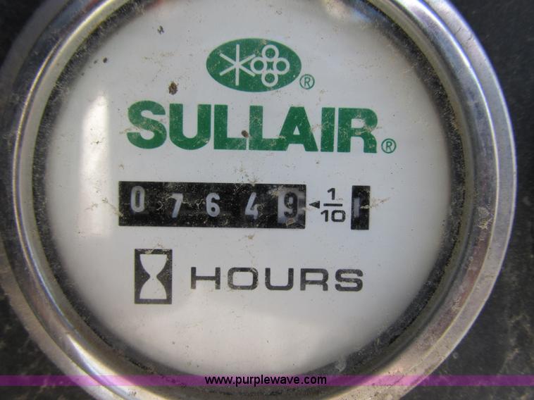 image for item G8676 Sullair 185CA air compressor