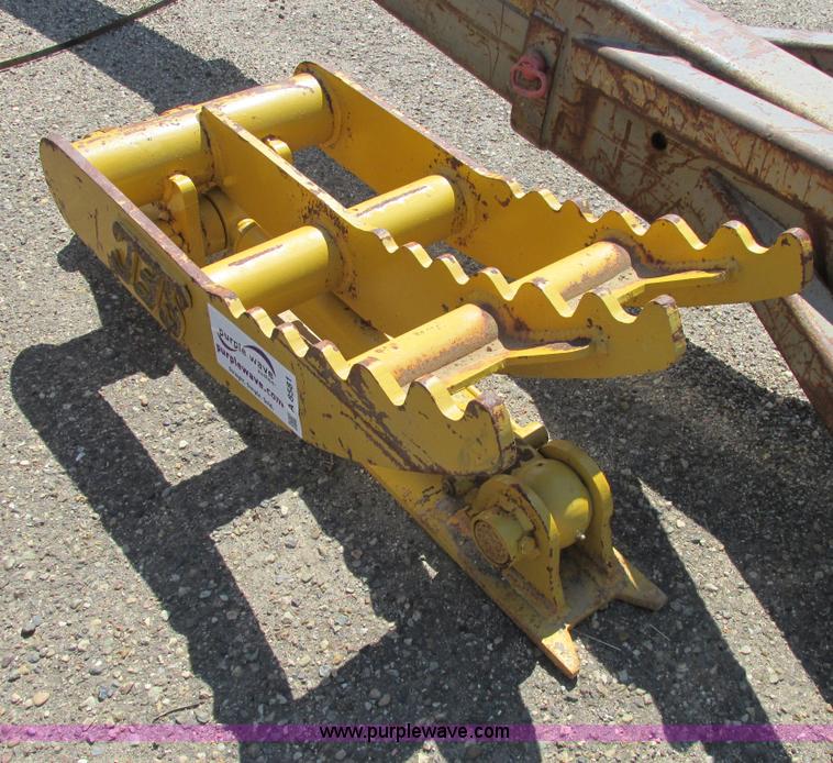 image for item A8581 SEC weld-on hydraulic thumb