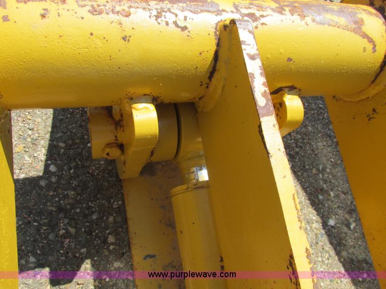 image for item A8581 SEC weld-on hydraulic thumb