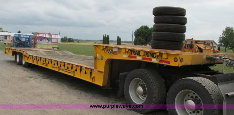 image for item A8638 2004 Trail King trailer