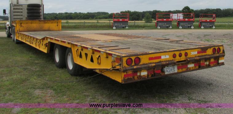 image for item A8638 2004 Trail King trailer