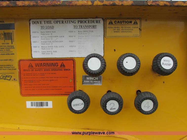 image for item A8638 2004 Trail King trailer