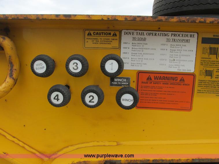 image for item A8638 2004 Trail King trailer