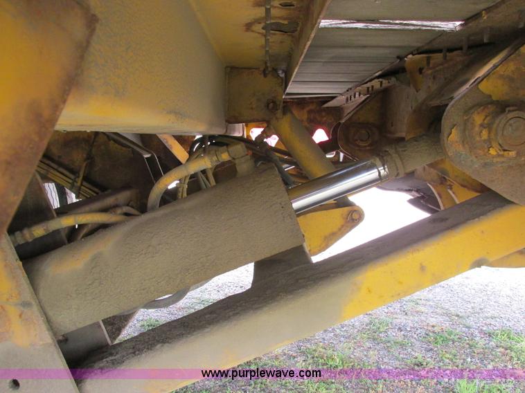 image for item A8638 2004 Trail King trailer