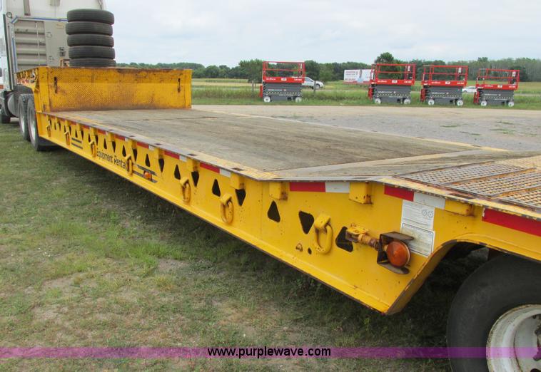 image for item A8638 2004 Trail King trailer