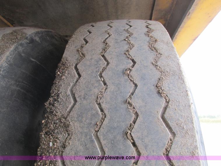 image for item A8638 2004 Trail King trailer