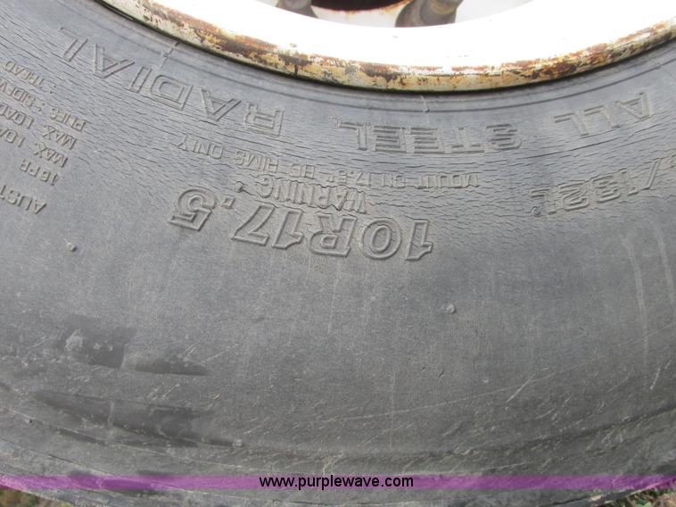 image for item A8638 2004 Trail King trailer