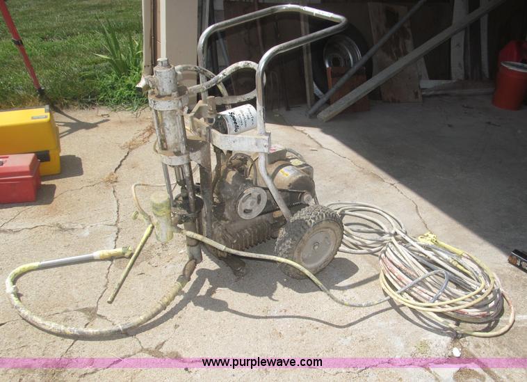 image for item AE9477 Siphon portable airless paint sprayer