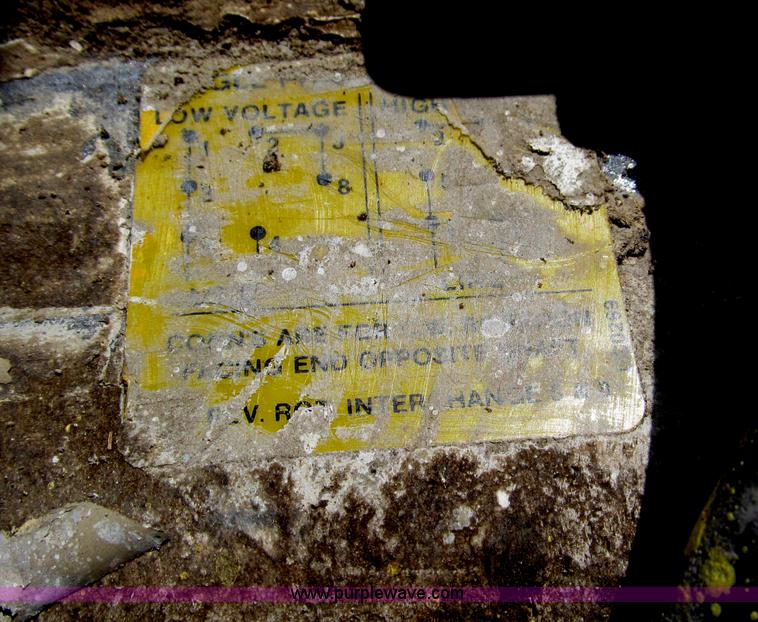 image for item AE9477 Siphon portable airless paint sprayer