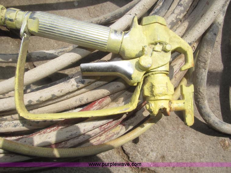 image for item AE9477 Siphon portable airless paint sprayer