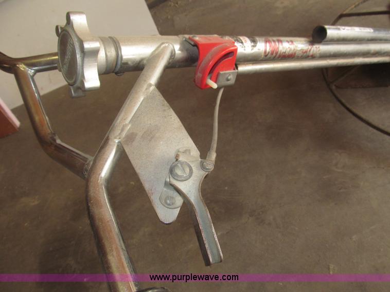 image for item AE9478 Whiteman WB power trowel