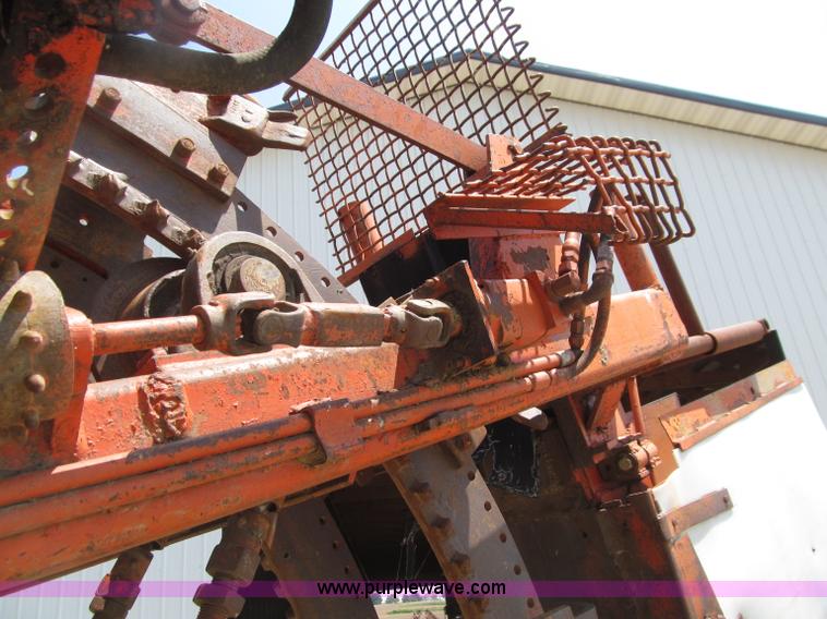 image for item D7437 Koehring 600 crawler wheel trencher