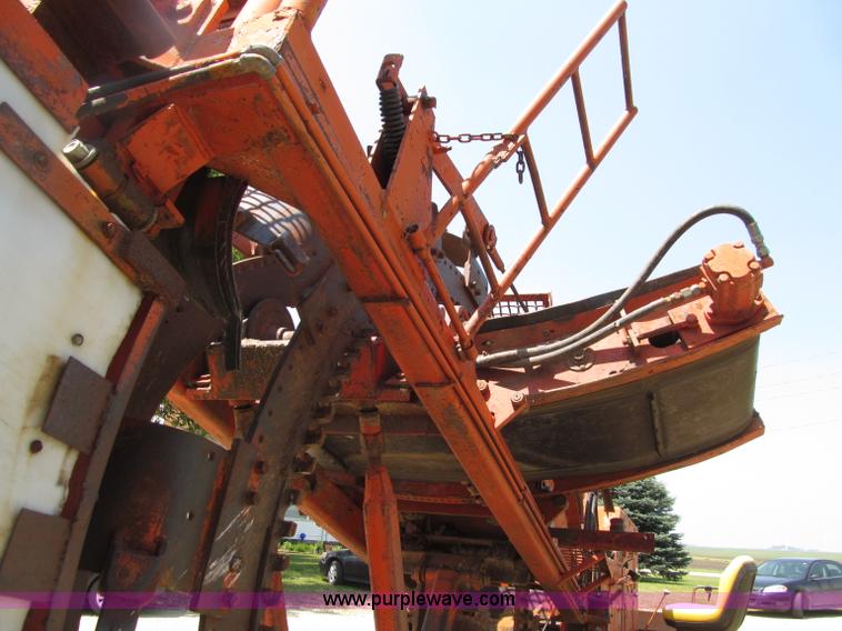 image for item D7437 Koehring 600 crawler wheel trencher