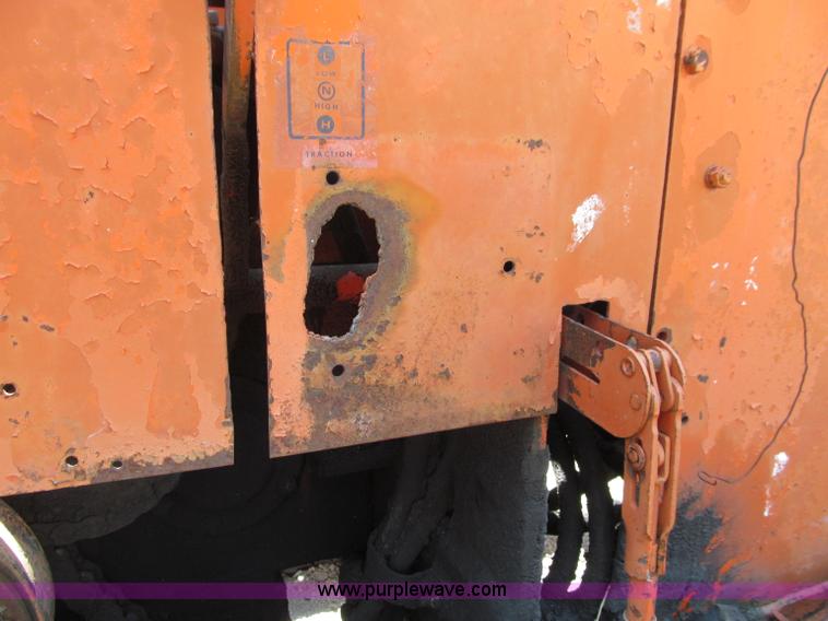 image for item D7437 Koehring 600 crawler wheel trencher