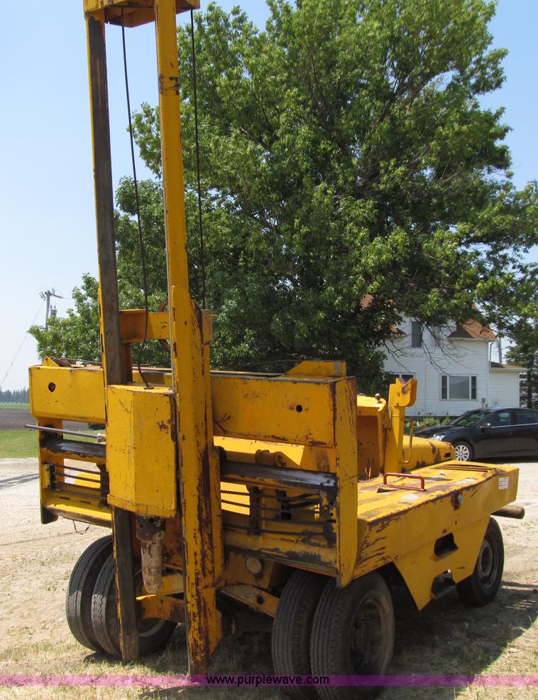 image for item D7438 Broderson MH42A self-propelled breaker
