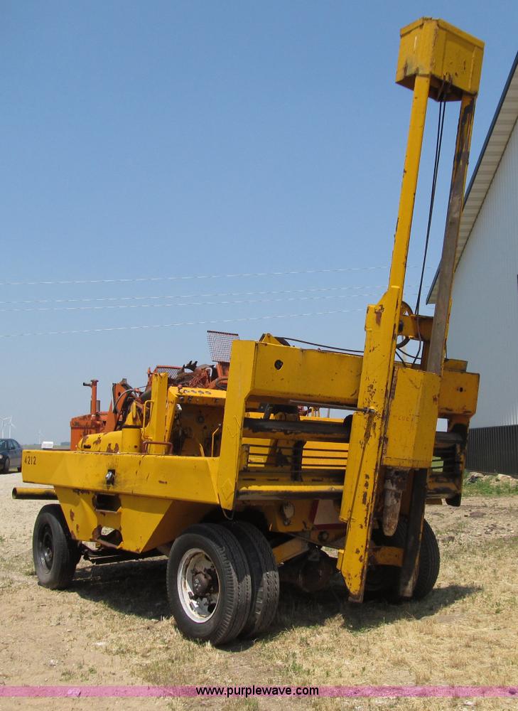 image for item D7438 Broderson MH42A self-propelled breaker