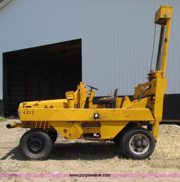 image for item D7438 Broderson MH42A self-propelled breaker