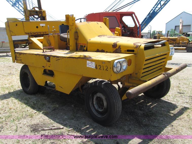 image for item D7438 Broderson MH42A self-propelled breaker