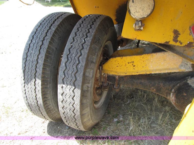 image for item D7438 Broderson MH42A self-propelled breaker