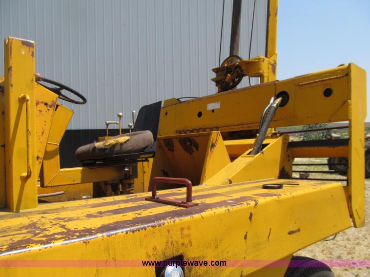 image for item D7438 Broderson MH42A self-propelled breaker