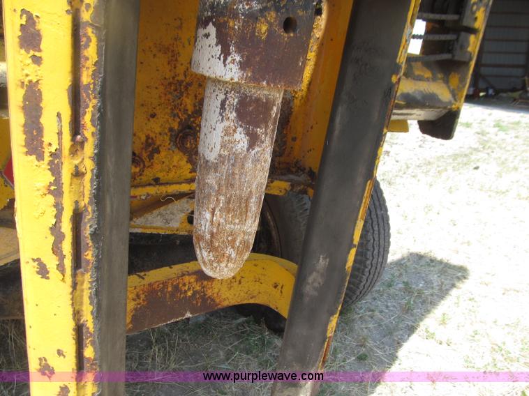 image for item D7438 Broderson MH42A self-propelled breaker