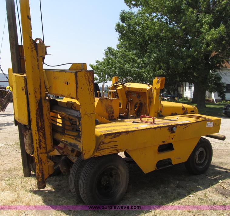 image for item D7438 Broderson MH42A self-propelled breaker