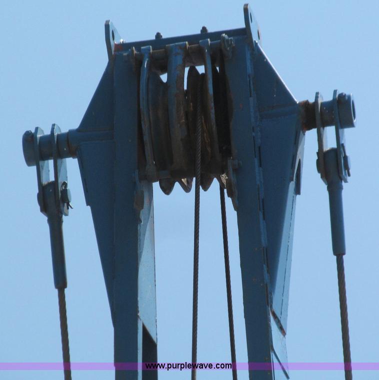 image for item D7439 1976 Koehring 305 crawler lattice boom crane