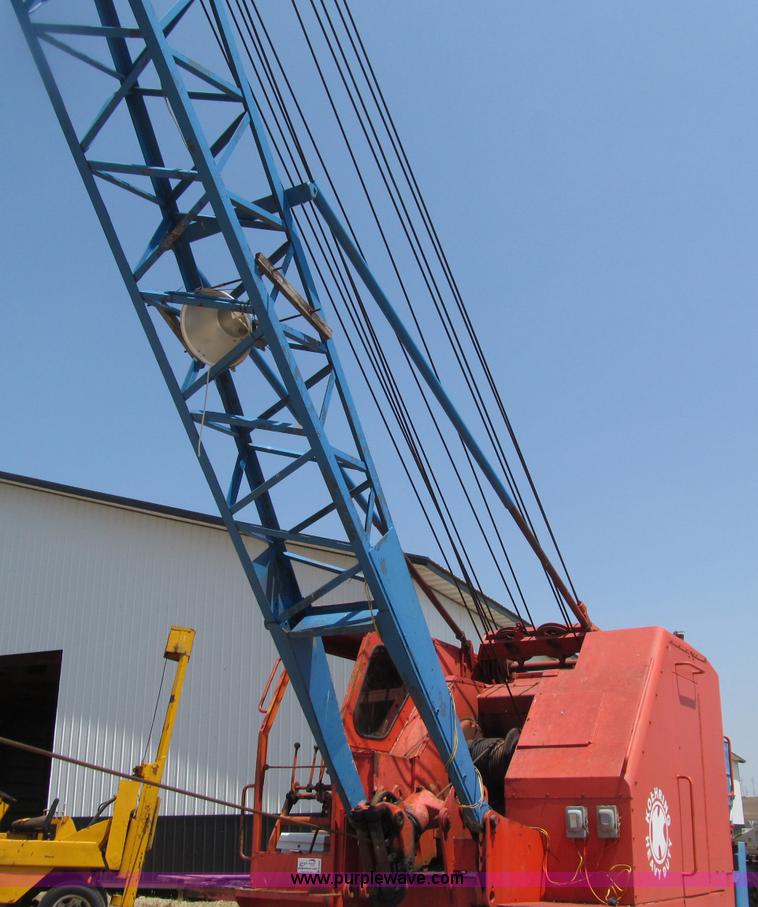 image for item D7439 1976 Koehring 305 crawler lattice boom crane