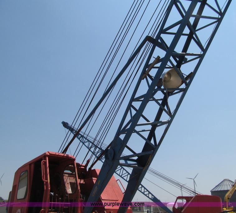 image for item D7439 1976 Koehring 305 crawler lattice boom crane