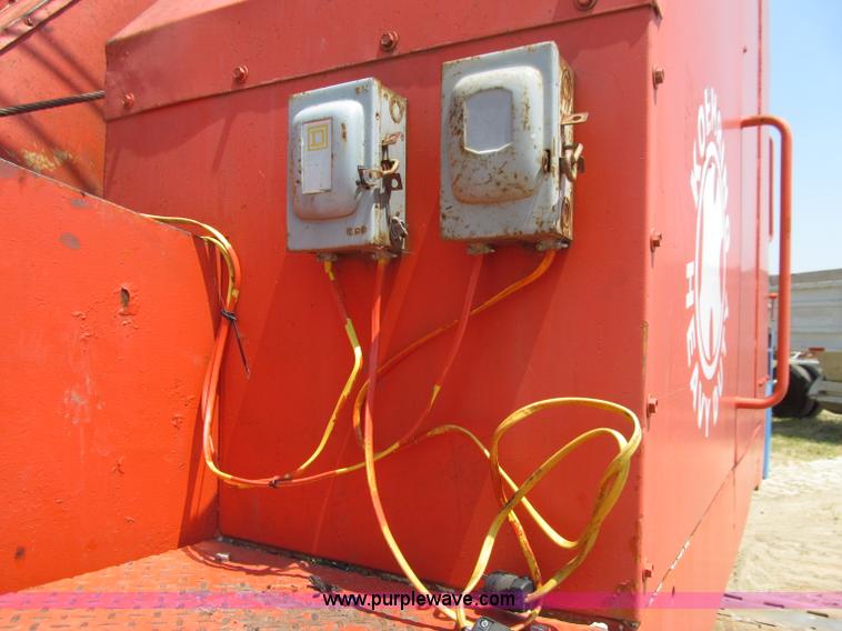 image for item D7439 1976 Koehring 305 crawler lattice boom crane