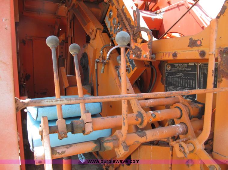 image for item D7440 1967 Koehring 305 crawler lattice boom crane