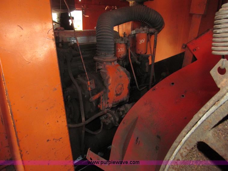 image for item D7440 1967 Koehring 305 crawler lattice boom crane