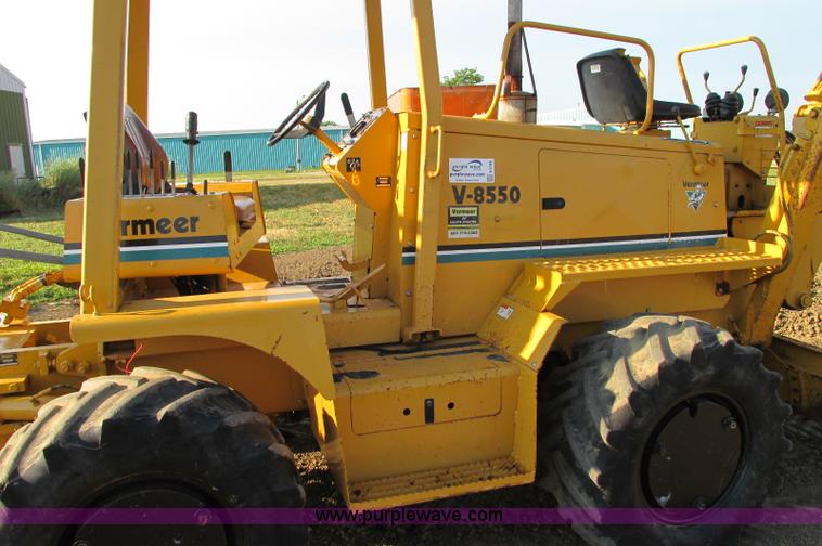 image for item E5184 1995 Vermeer V8550 vibratory plow backhoe