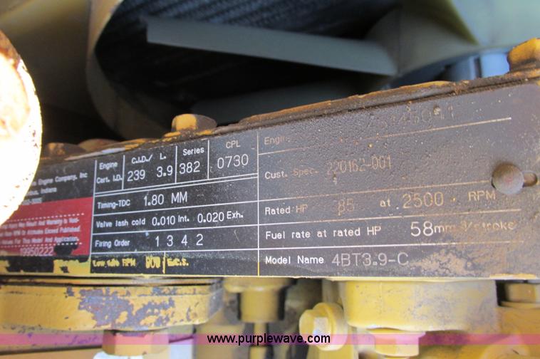 image for item E5184 1995 Vermeer V8550 vibratory plow backhoe