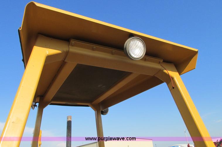 image for item E5184 1995 Vermeer V8550 vibratory plow backhoe