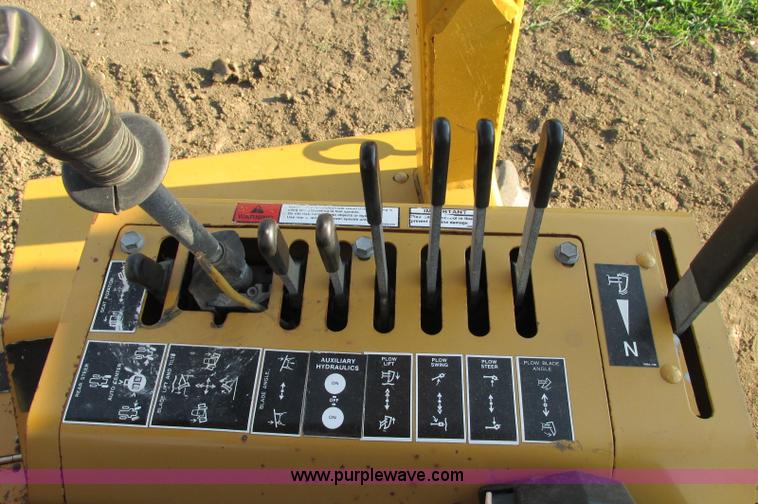 image for item E5184 1995 Vermeer V8550 vibratory plow backhoe