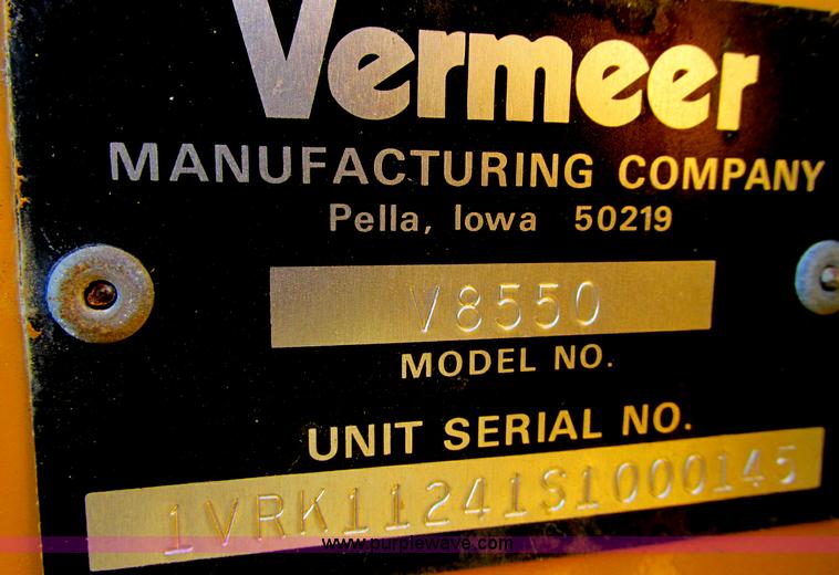 image for item E5184 1995 Vermeer V8550 vibratory plow backhoe