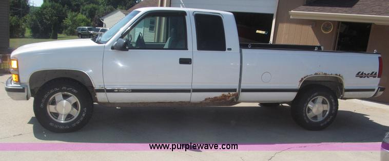 image for item F7050 1998 Chevrolet Cheyenne 1500 Ext. Cab pickup truck
