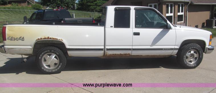 image for item F7050 1998 Chevrolet Cheyenne 1500 Ext. Cab pickup truck
