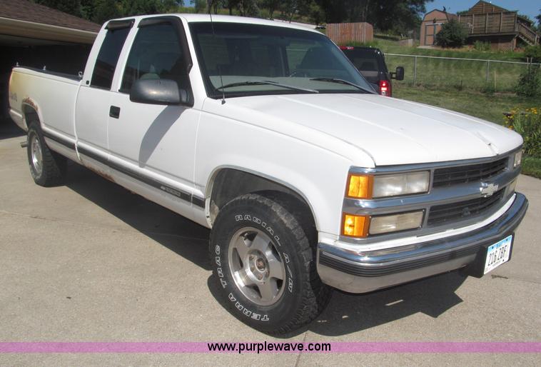 image for item F7050 1998 Chevrolet Cheyenne 1500 Ext. Cab pickup truck