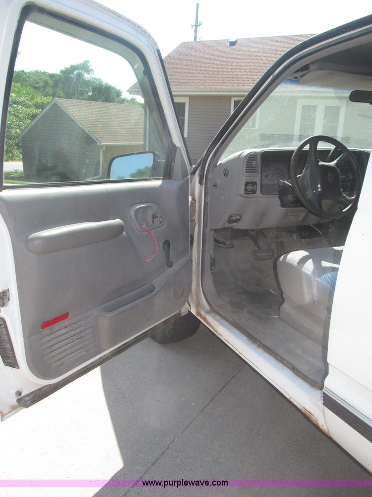 image for item F7050 1998 Chevrolet Cheyenne 1500 Ext. Cab pickup truck